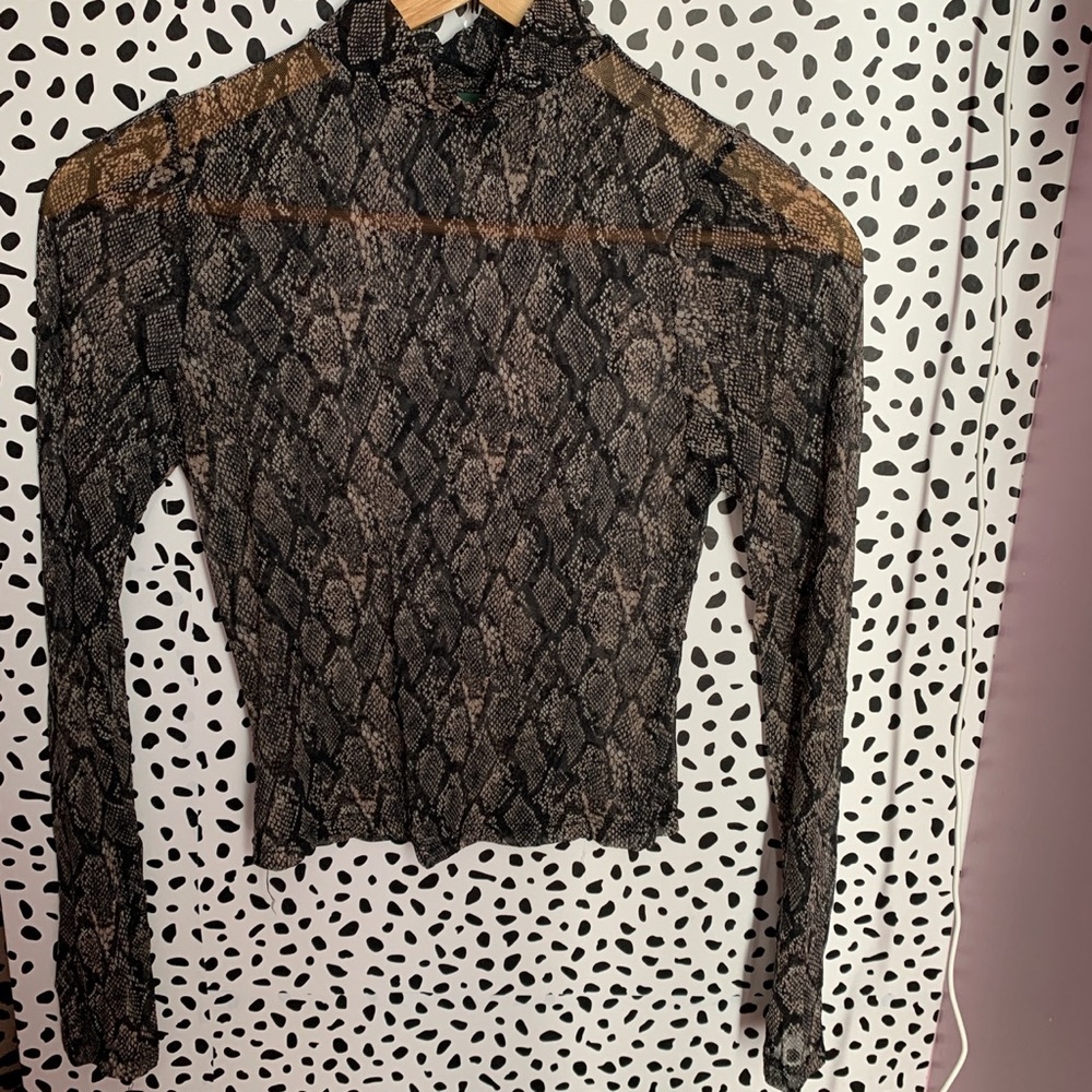 Snake print top